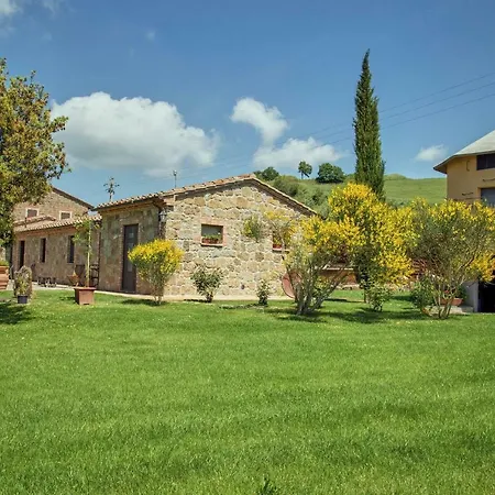 مزرعة للإقامة Palazzi Del Papa بيينْسا