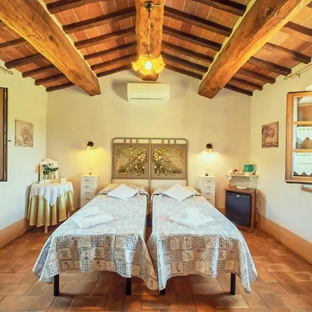 مزرعة للإقامة Palazzi Del Papa بيينْسا